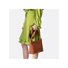 Load image into Gallery viewer, ZITA SHOULDER BAG S | COGNAC BROWN
