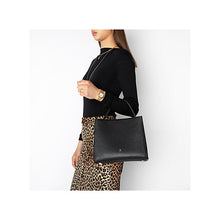 Load image into Gallery viewer, VIKA HANDBAG M | BLACK
