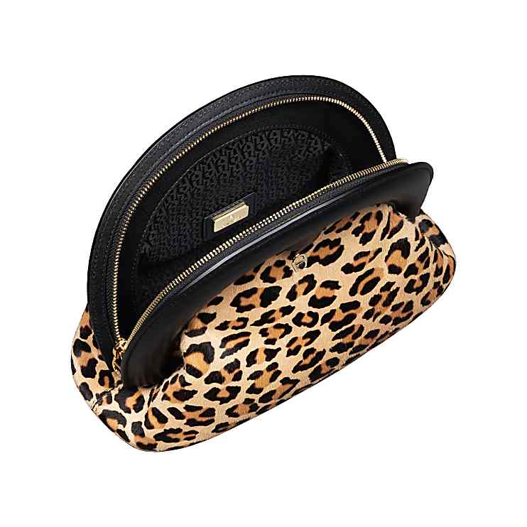 DION S | LEOPARD – Etienne AIGNER